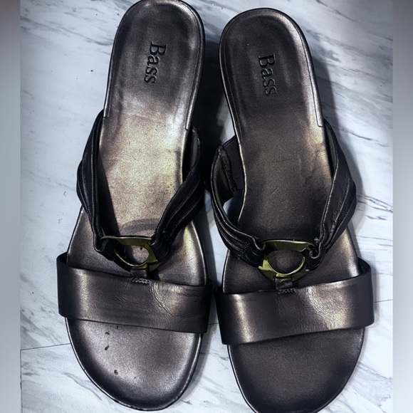 Bass Shoes - Bass women's metallic brown leather wedge sandals Size: 9M